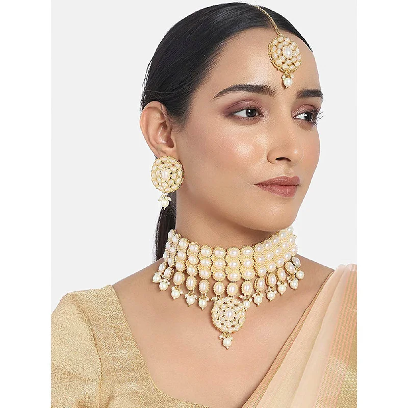 Handmade Pendant Necklaces-Etnico Traditional Deepika Style Gold Plated Bridal Pearl Choker Necklace Set with Maang Tikka (M4127W)