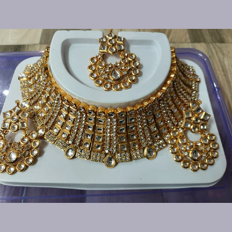 Chunky Gold Bead Necklaces-Neetu Art Gold Plated Kundan Stone Choker Necklace Set With Maangtikka