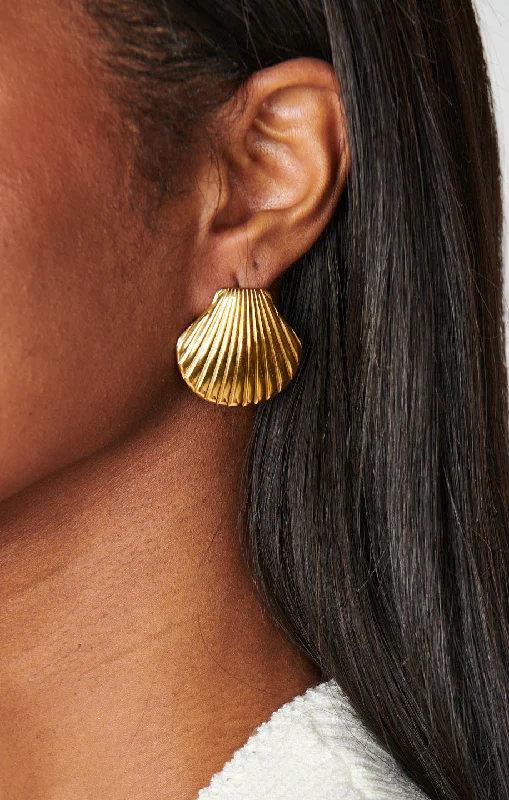 Multi-Layered Earrings-Petit Moments Shell Stud Earrings ~ Gold