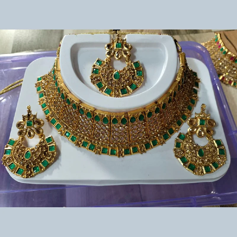 Wedding Necklaces for Brides-Neetu Art Gold Plated Kundan Stone Choker Necklace Set With Maangtikka