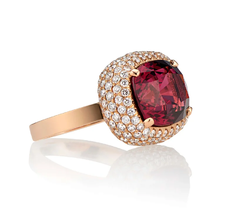 Vintage Engagement Rings-GARNET AND DIAMOND RING WITH PAVÉ BASKET