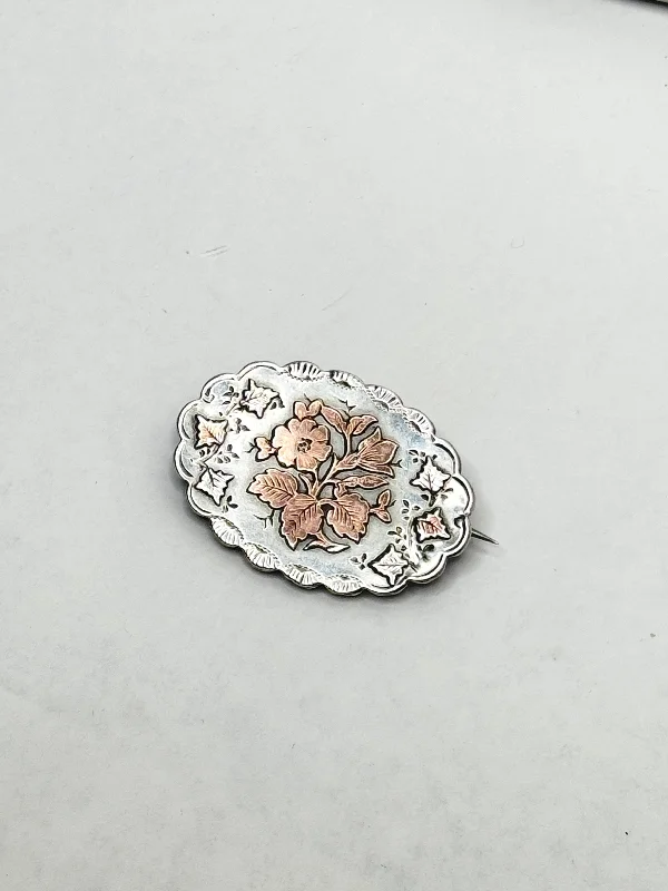 Fashionable Brooch with Heart Design-Fashionable Brooch with Heart Design-Estate Collection - Brooch Decorative Silver